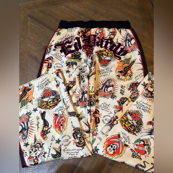 Ed Hardy Black and Cream Tattoo Inspired Graphic Sweat Pants NWT - Picture 5 of 9